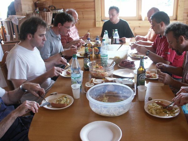 viele Umzugshelfer